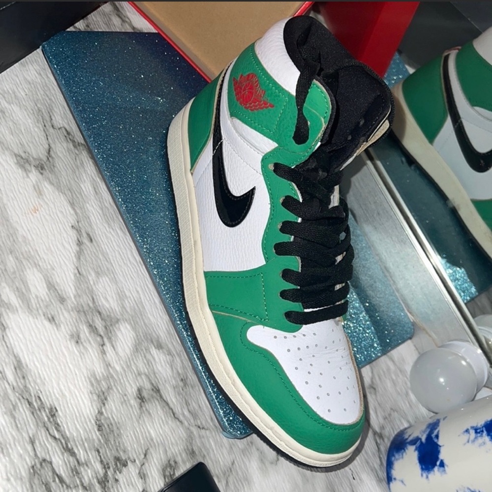 Wmns Air Jordan’s 1 Retro High OG Lucky Green